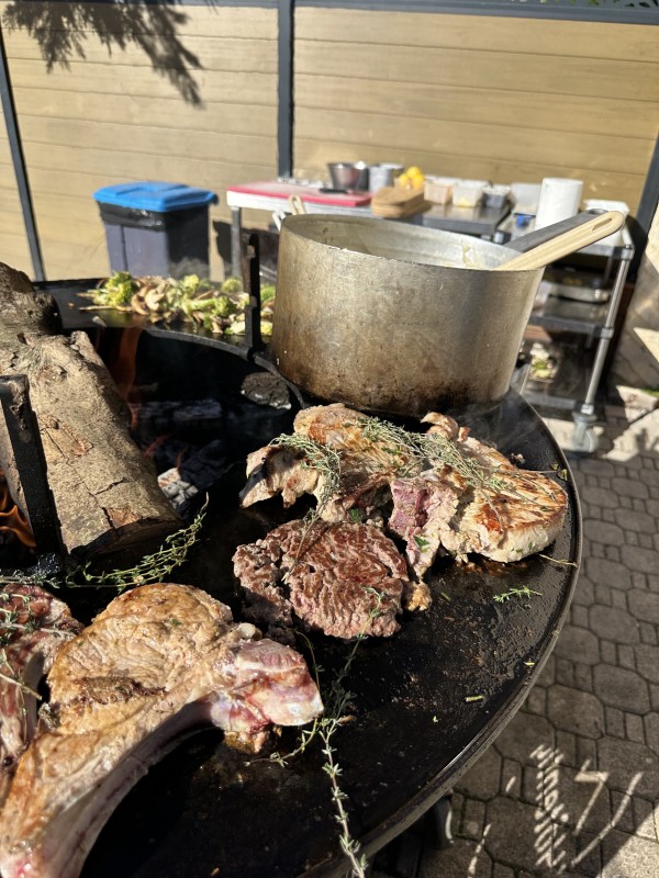 Restaurant avec des grillades au feu de bois, proche de Sisteron dans les Alpes