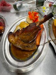 Profitez d’un agréable moment dans notre restaurant et dégustez nos plats maisons à « L’Hôtentique » 