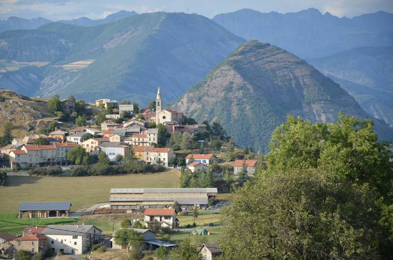 Profitez d’un séjour agréable dans un coin paradisiaque à Turriers, près de Gap et Sisteron