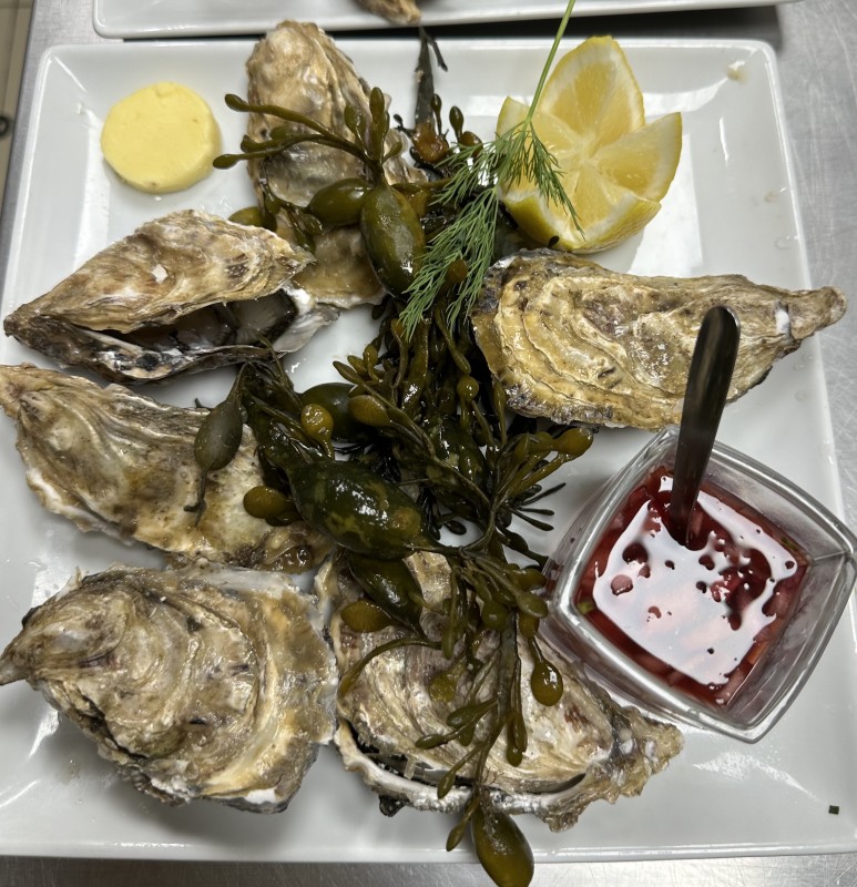 Venez manger un plat typique fait-maison dans notre restaurant avec des produits locaux, à Turriers au sud de Gap