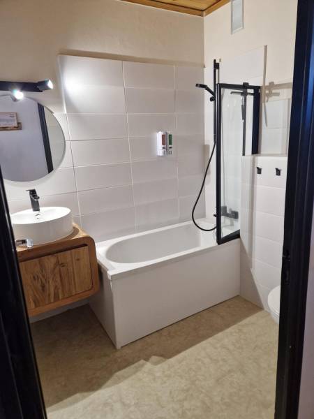 Chambre dans notre auberge au cœur des Alpes du Sud à Turriers