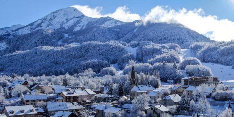 Station de ski de Saint-Léger-les-Mélèzes à proximité entre Gap et Sisteron