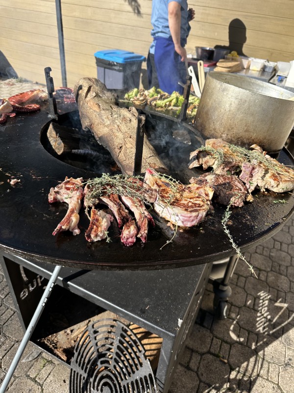 Restaurant avec des grillades au feu de bois, proche de Sisteron dans les Alpes