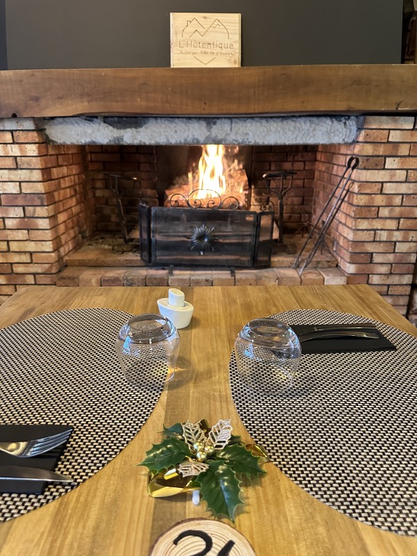 Restaurant avec des grillades au feu de bois, proche de Sisteron dans les Alpes